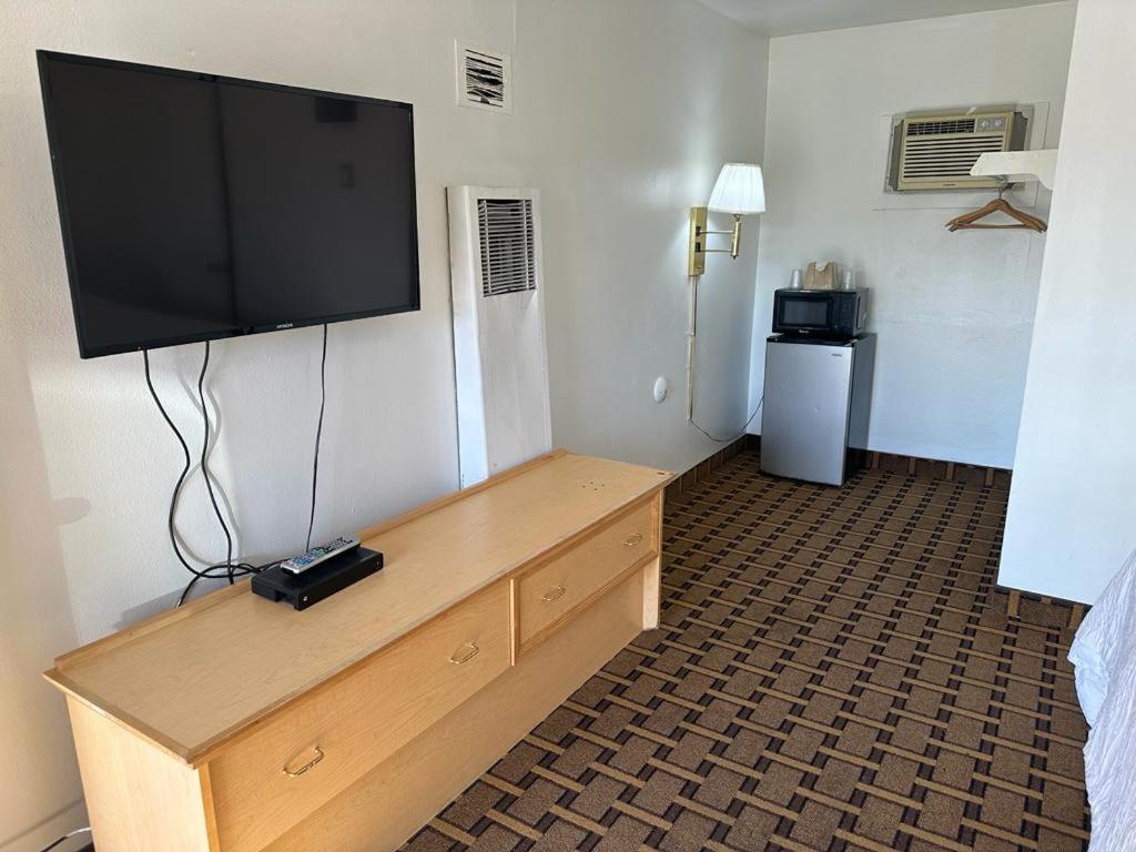 Ski'S Western Motel Great Falls Exteriér fotografie