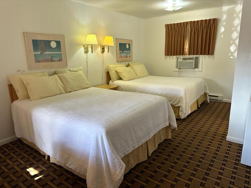 Ski'S Western Motel Great Falls Exteriér fotografie