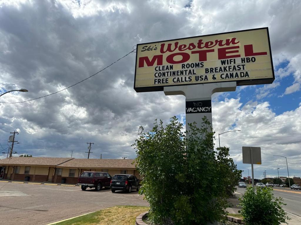 Ski'S Western Motel Great Falls Exteriér fotografie
