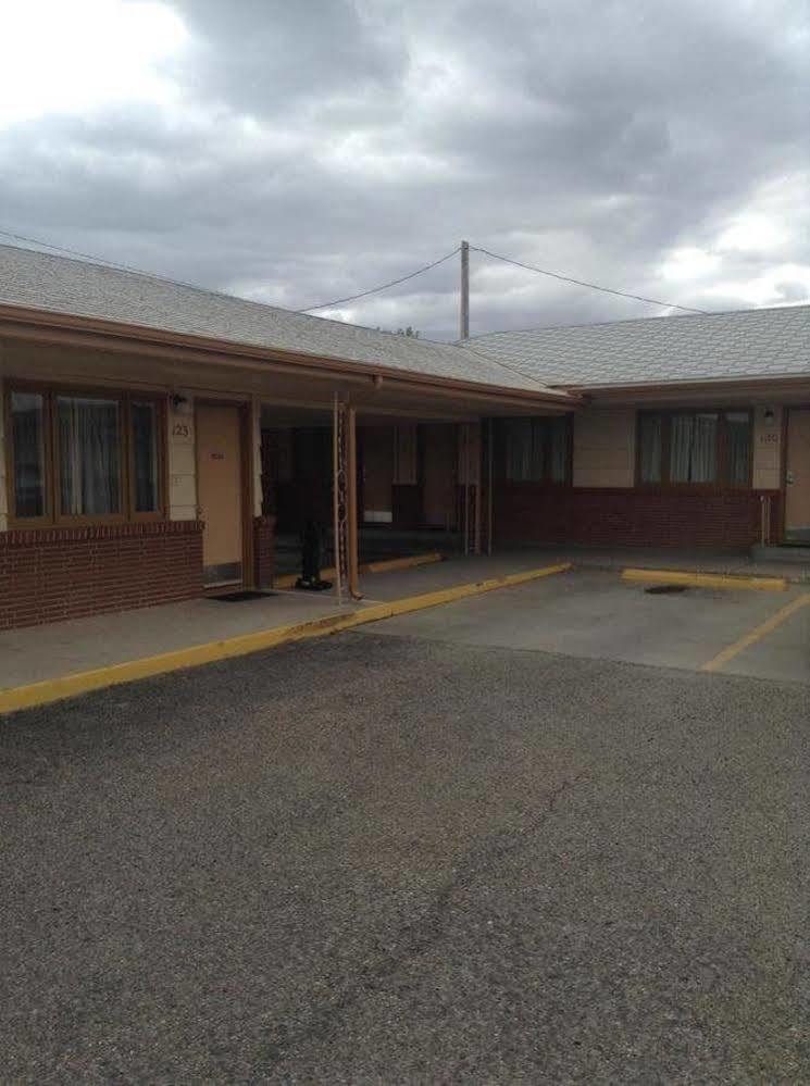Ski'S Western Motel Great Falls Exteriér fotografie